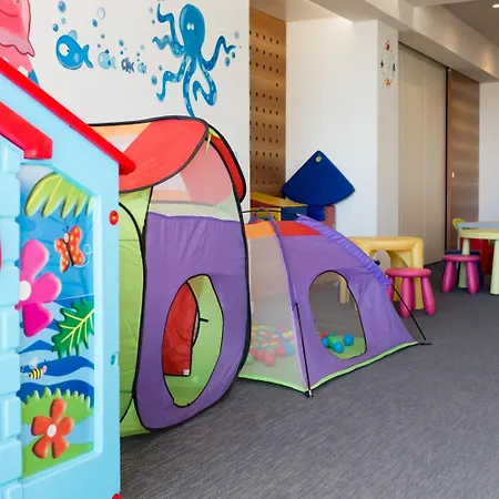 فندق Commodore 3*