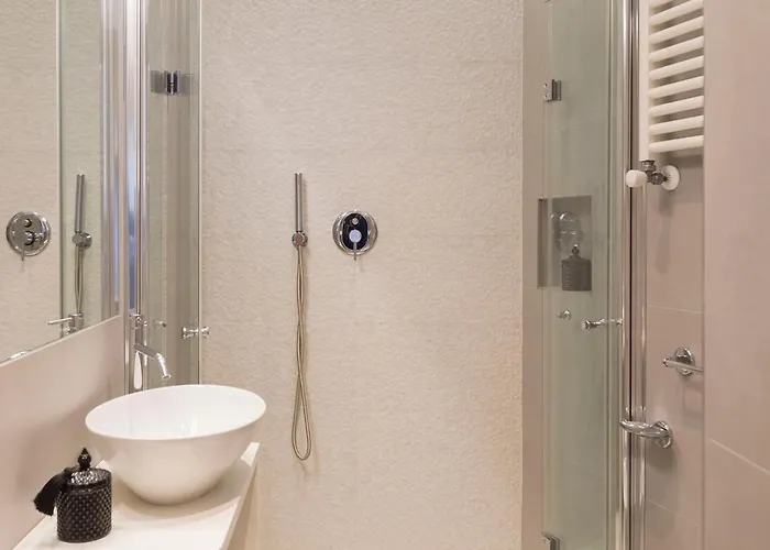 Commodore Отель