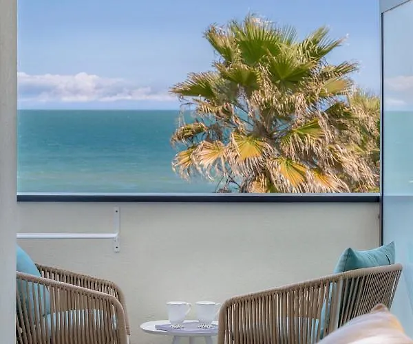 Commodore Отель